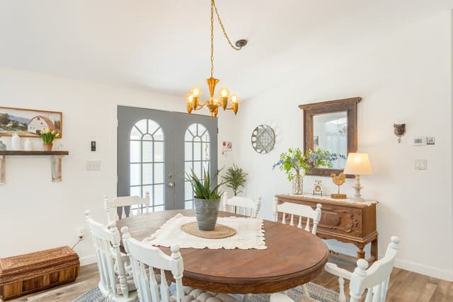 Guest Farmhouse Dining Table