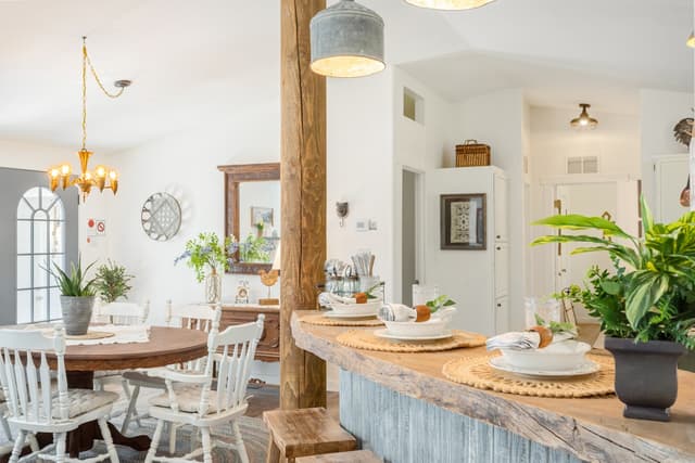 Guest Farmhouse Bar Counter